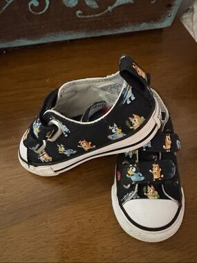 Kids Black Cartoon-Print Velcro Sneakers